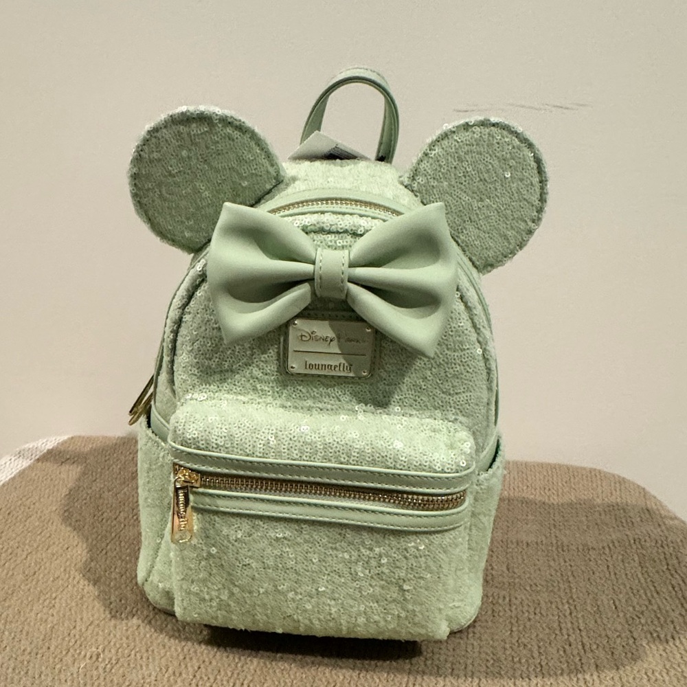 NWT- Minnie Mouse Sequined Loungefly Mini Backpack – Mint
